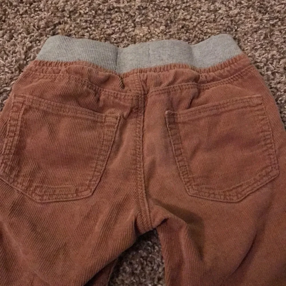 Old Navy Carmel Kaki pants gray stretchy waistband